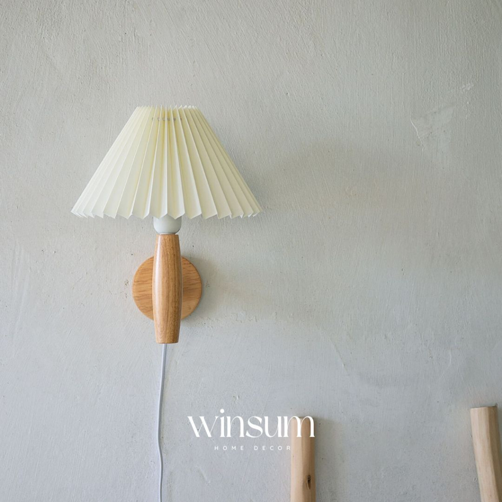 Đèn tường phong cách vintage, chụp đèn vải xếp li, thân gỗ sồi - winsum.decor