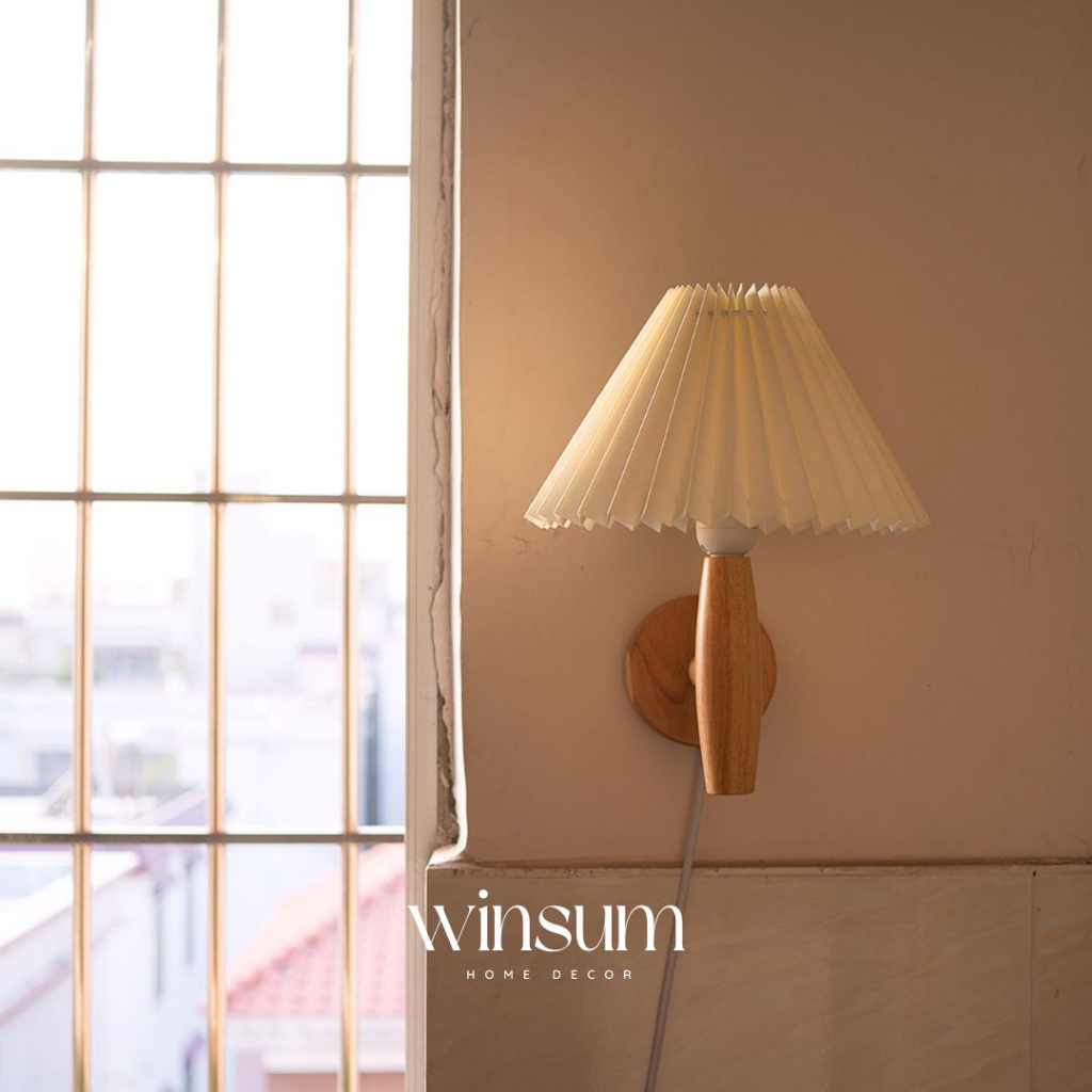 Đèn tường phong cách vintage, chụp đèn vải xếp li, thân gỗ sồi - winsum.decor