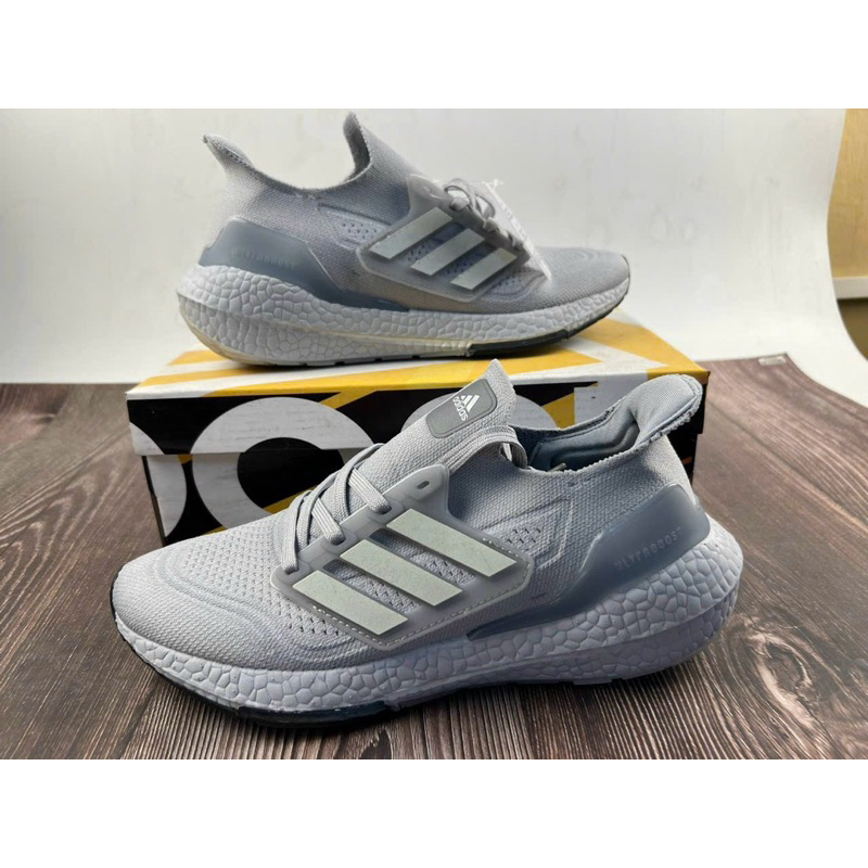 Giày thể thao chạy bộ Ultra Boost 7.0 8.0