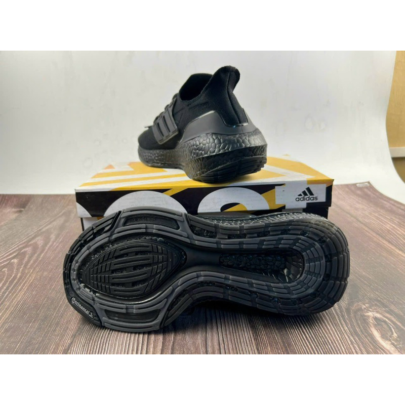 Giày thể thao chạy bộ Ultra Boost 7.0 8.0