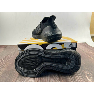Giày thể thao chạy bộ Ultra Boost 7.0 8.0