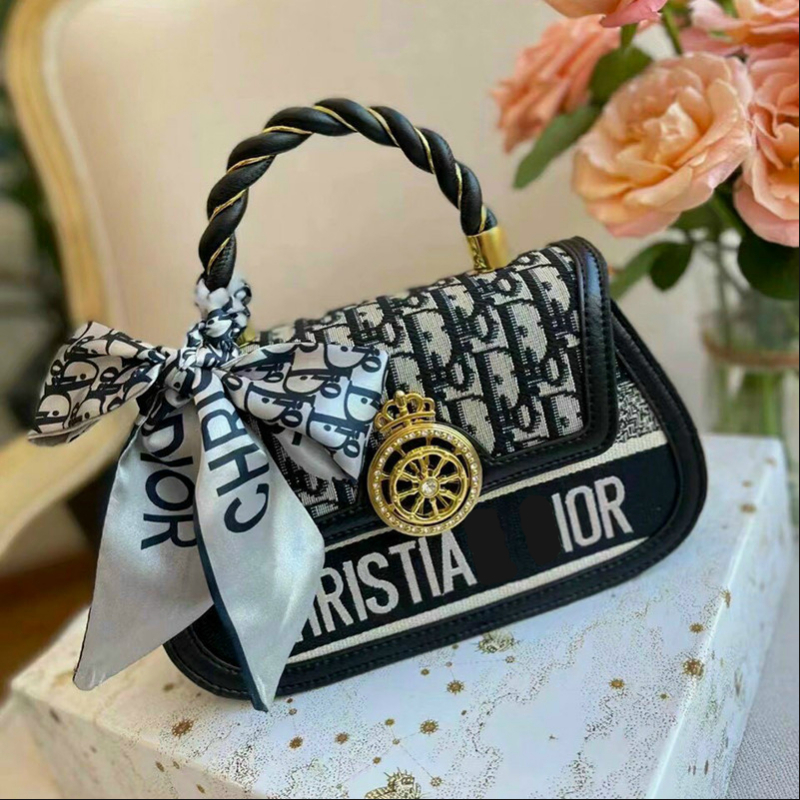 Túi Xách Nữ, tui xach vuông quai xoắn hót trend .đeo chéo vừa cầm tay siêu xinh. Mã T 30