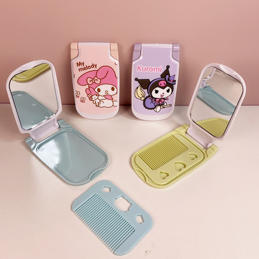 Gương trang điểm mini kèm lược bỏ túi in hình dễ thương