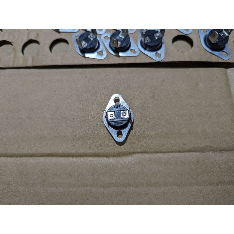 Rơ le nhiệt độ 250V-10A