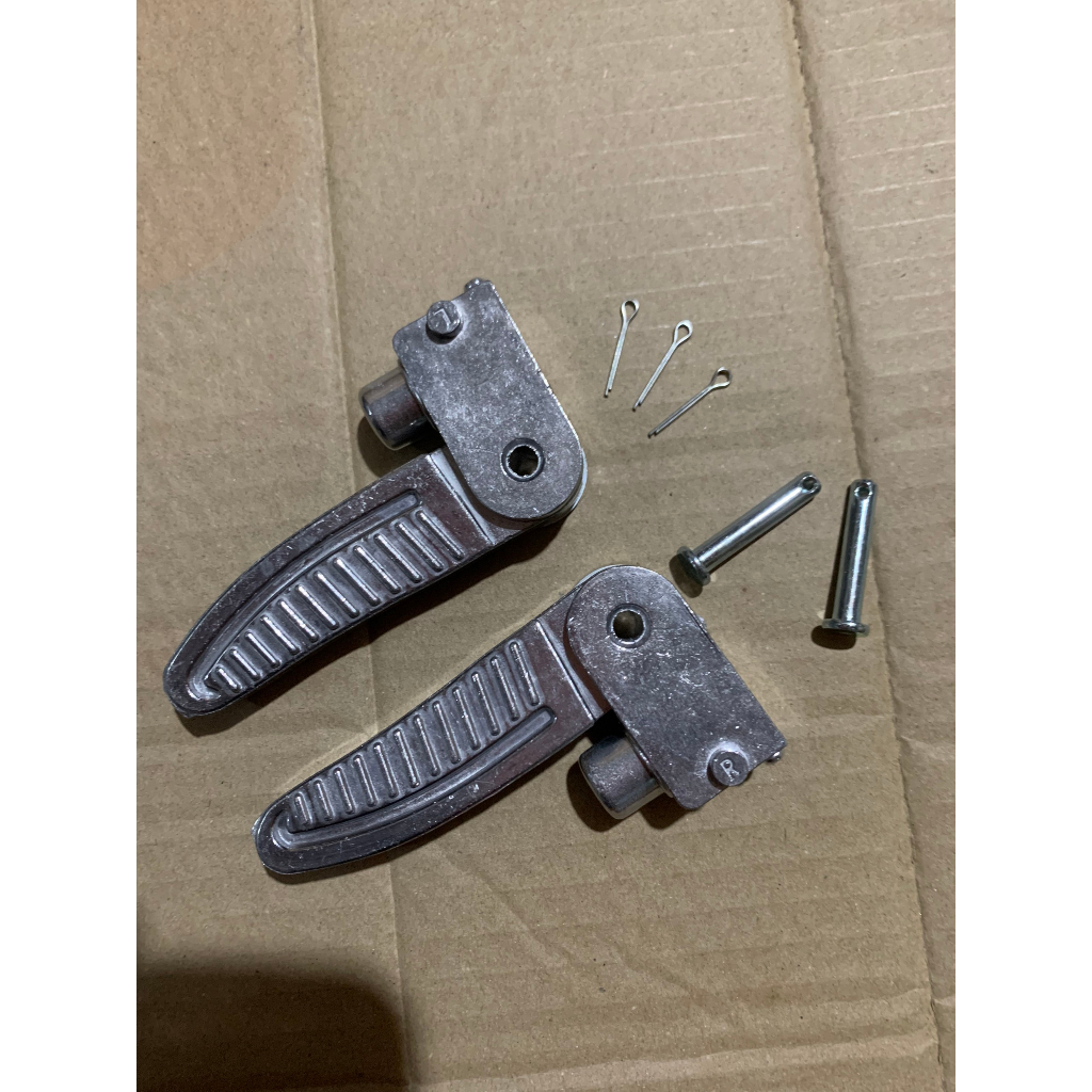 Để chân sau xe điện Gogo chính hãng 2 bên