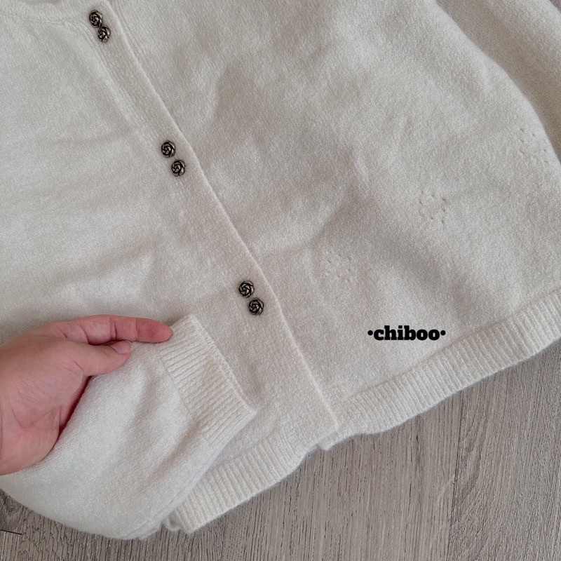 Áo khoác len cardigan cúc hoa