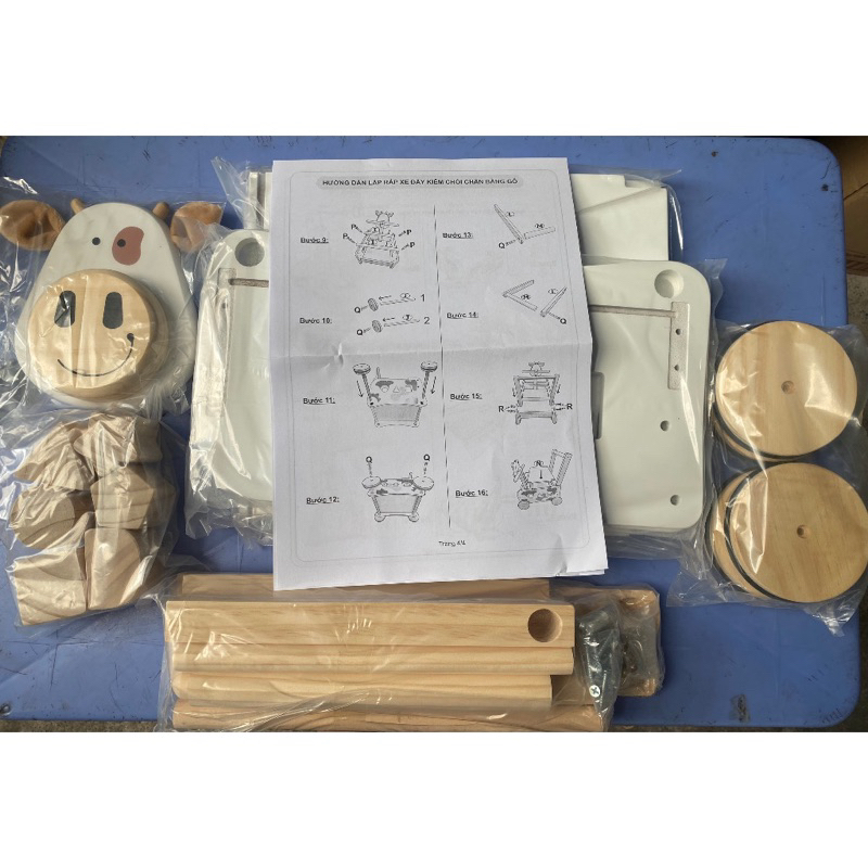 XE TẬP ĐI KIÊM CHÒI CHÂN BẰNG GỖ, KẾT HỢP CHƠI THẢ KHỐI