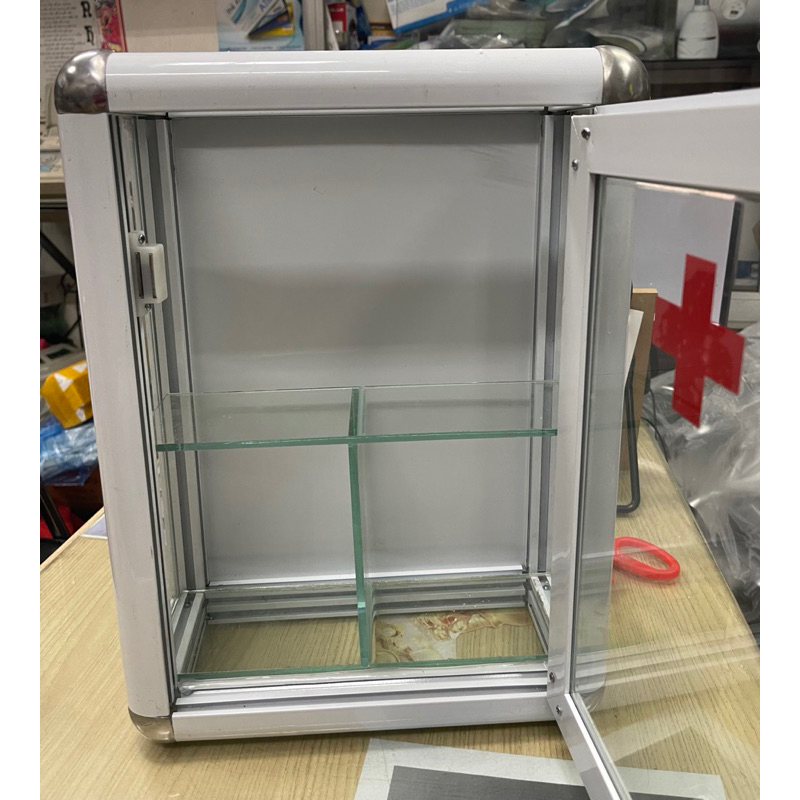 Có sẵn tủ thuốc gia đình KT 40x30x15