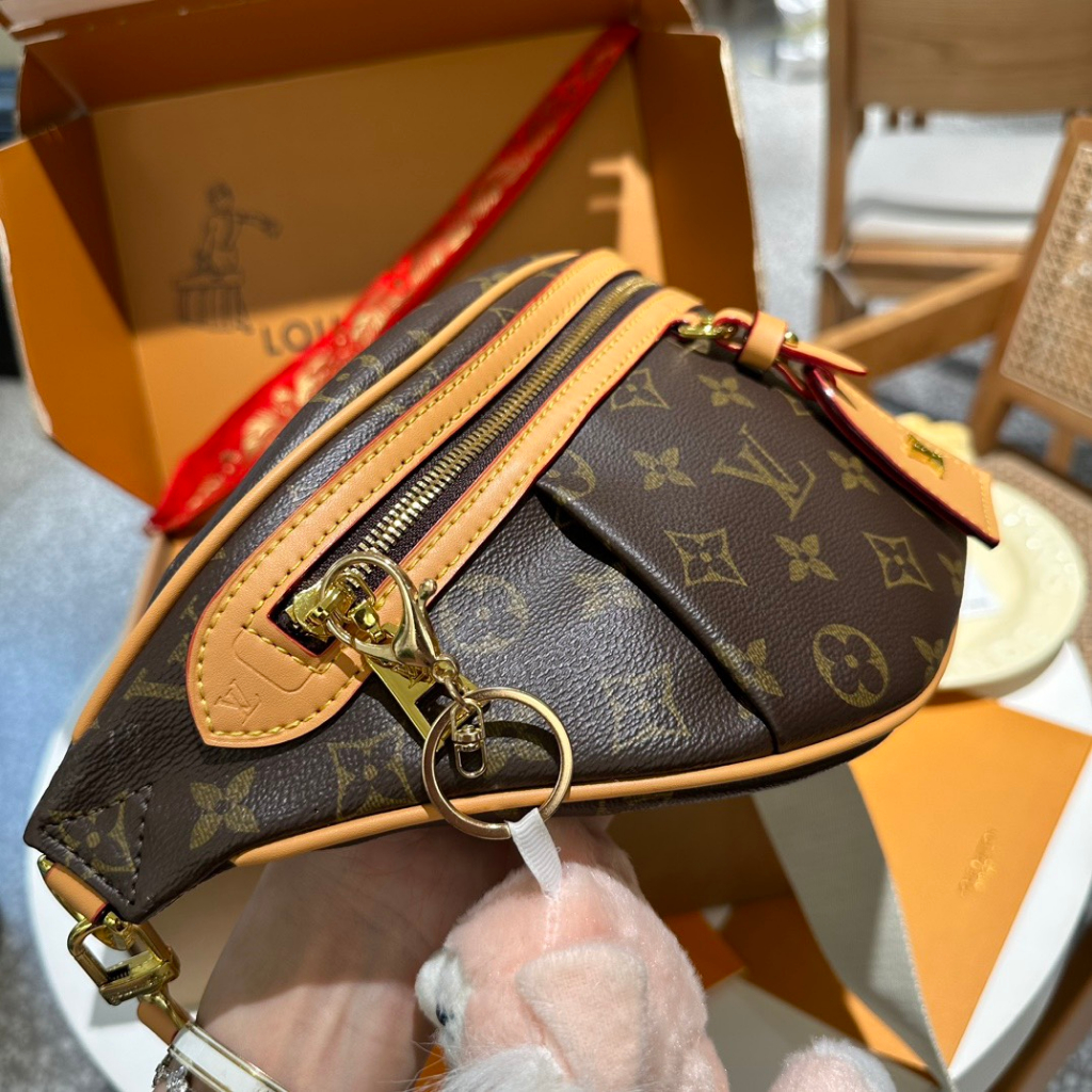 TÚI LV BUMBAG SZ38