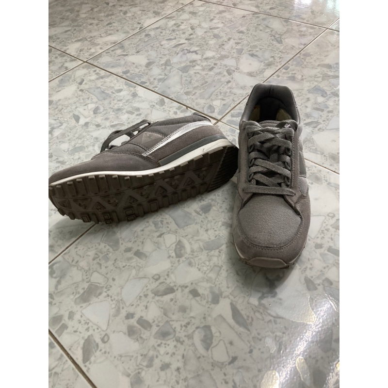 Pass giày thể thao