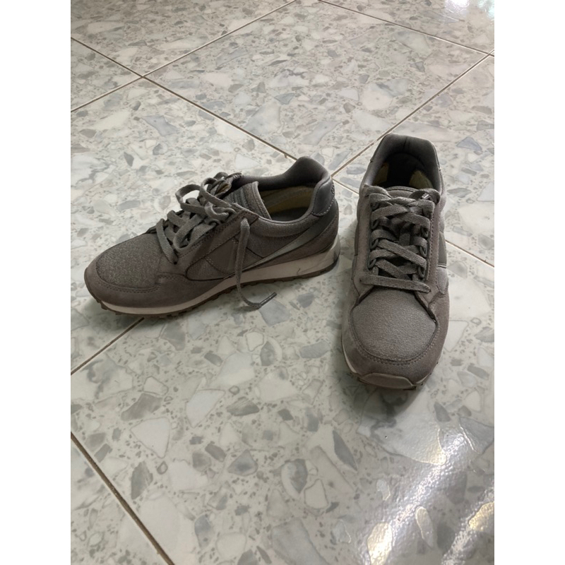 Pass giày thể thao