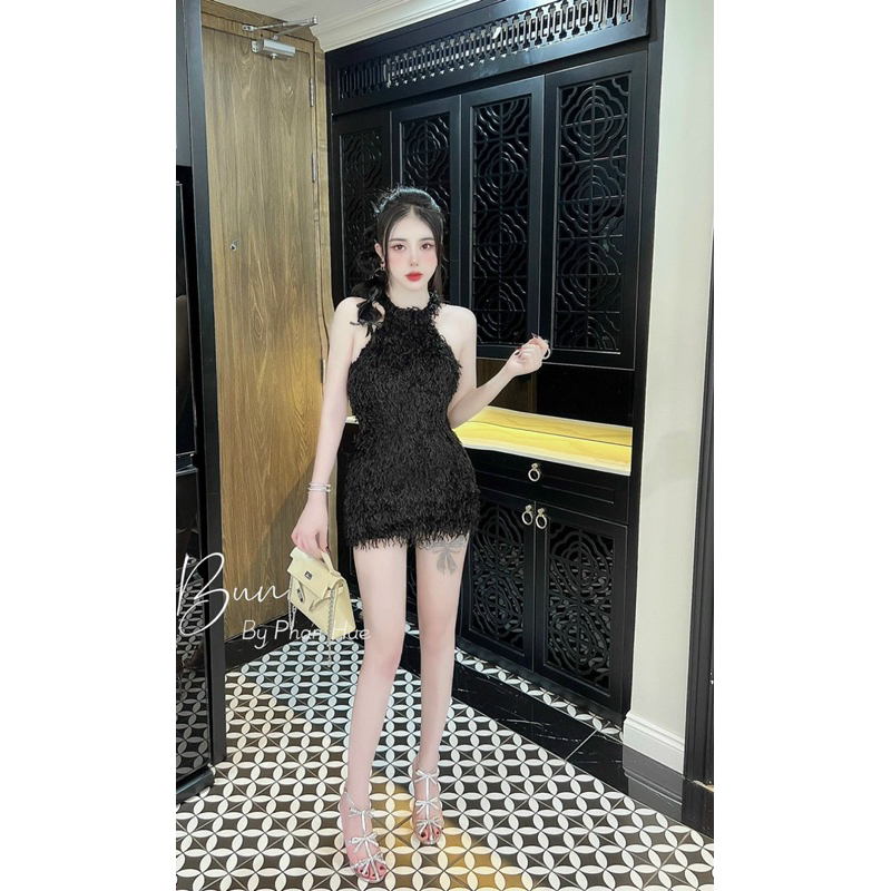 Đầm body lông cổ yếm dạo phố siêu chảnh