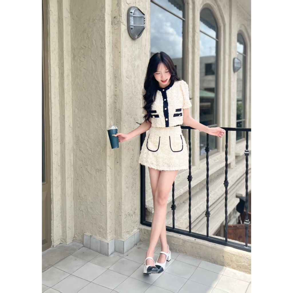 Set chân váy A áo crop lông vũ phối viền phong cách bánh bèo dễ thương CHIBEST HSC95