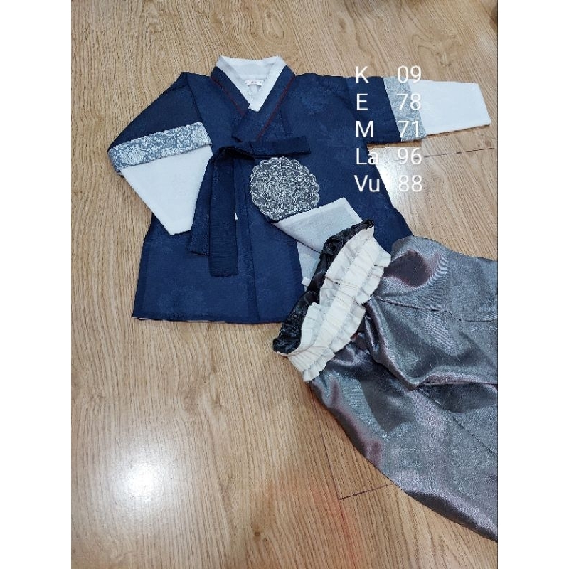 Bộ hanbok bé trai
