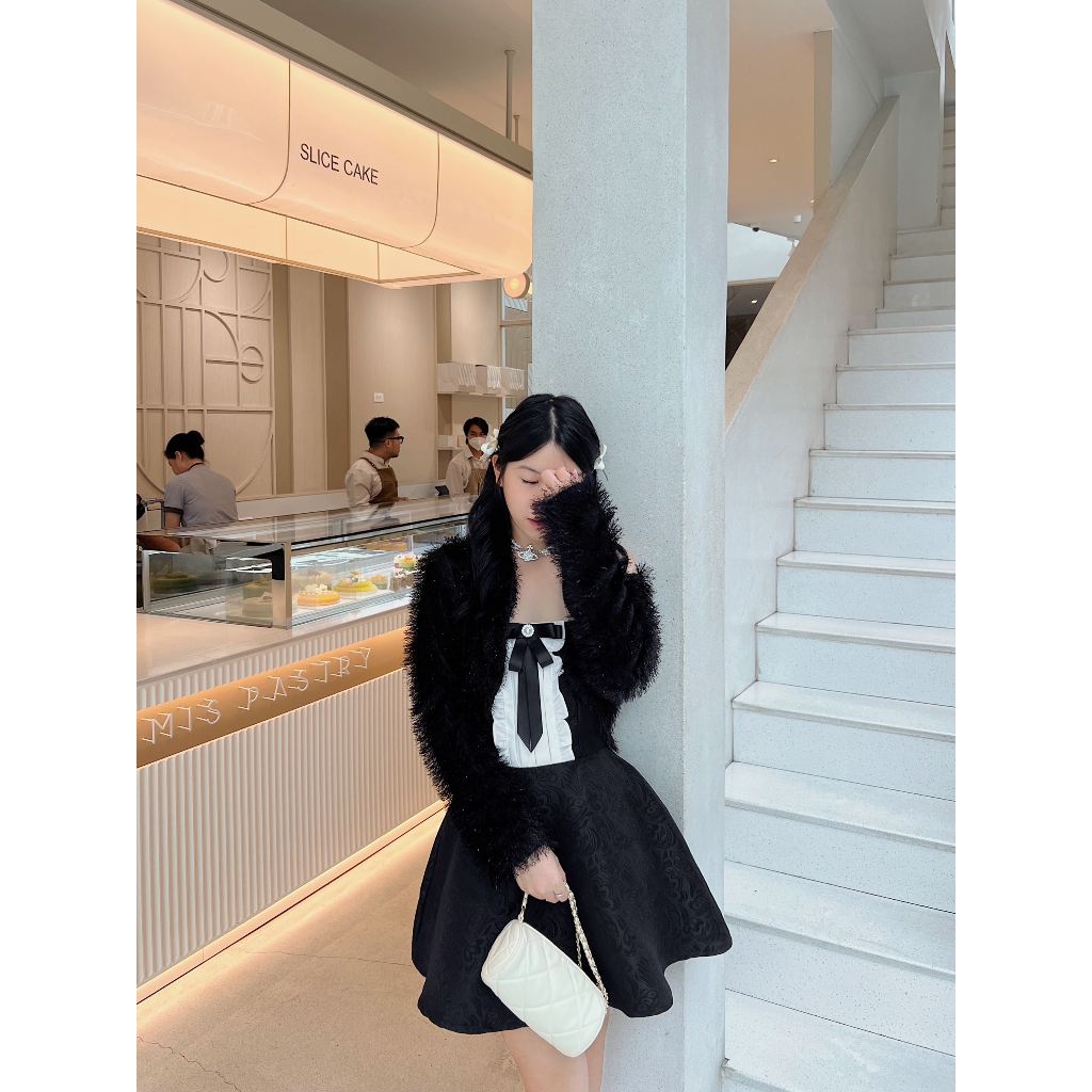 Áo khoác lông vũ sang chảnh thiết kế Bonheur Fur Jacket