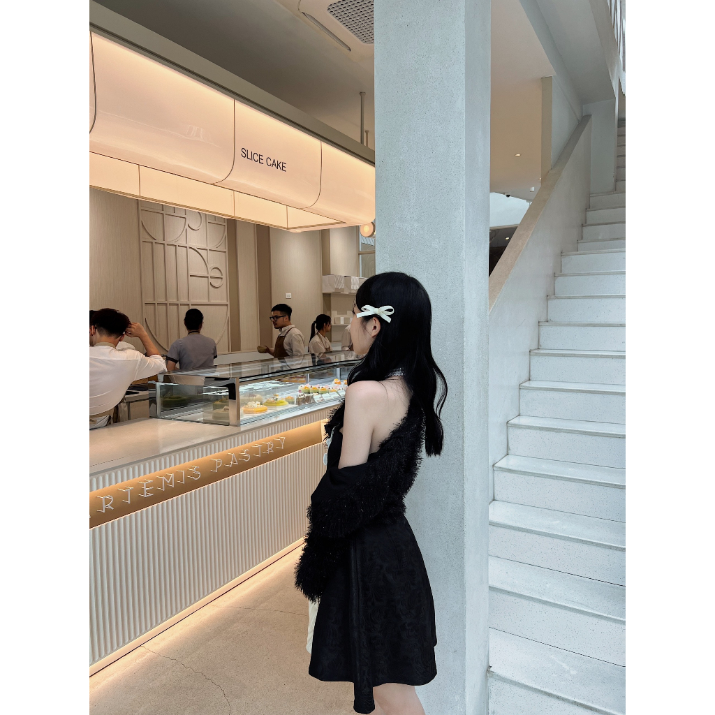 Áo khoác lông vũ sang chảnh thiết kế Bonheur Fur Jacket