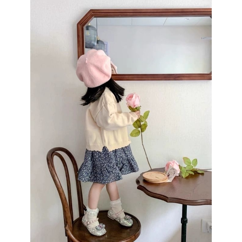 Set váy hoa kèm áo len montoghi trẻ em bộ hai chi tiêt