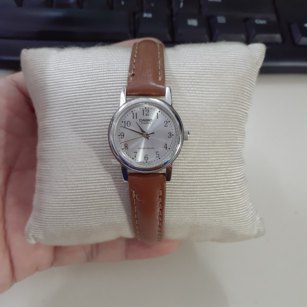Đồng hồ nhật bản nữ Casio mặt trải tia dây da second hand