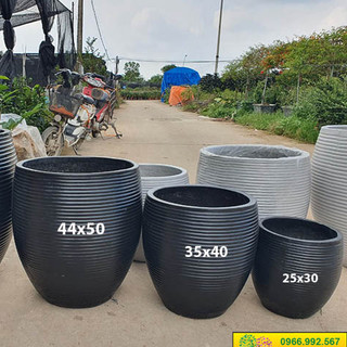 Chậu xi măng nhẹ kẻ ngang hình chum - Chậu trồng cây xi măng