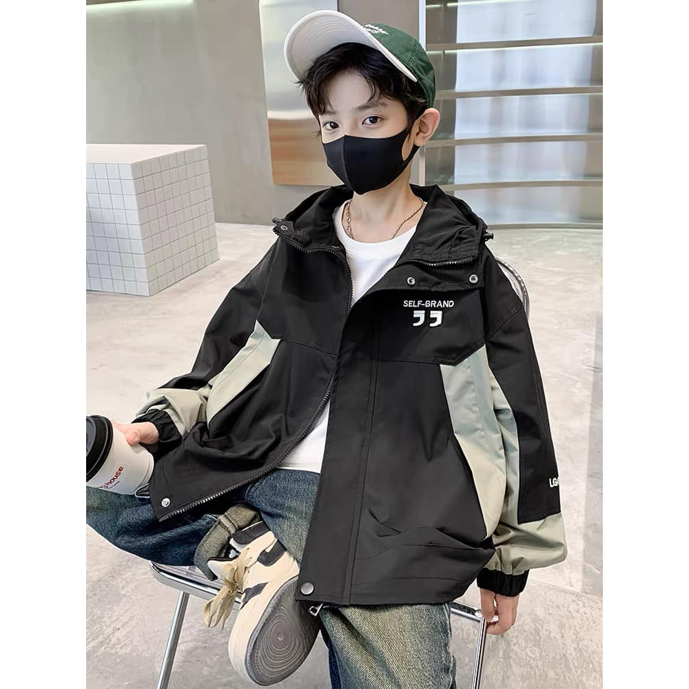 Áo gió phối màu dấu thêu cho bé