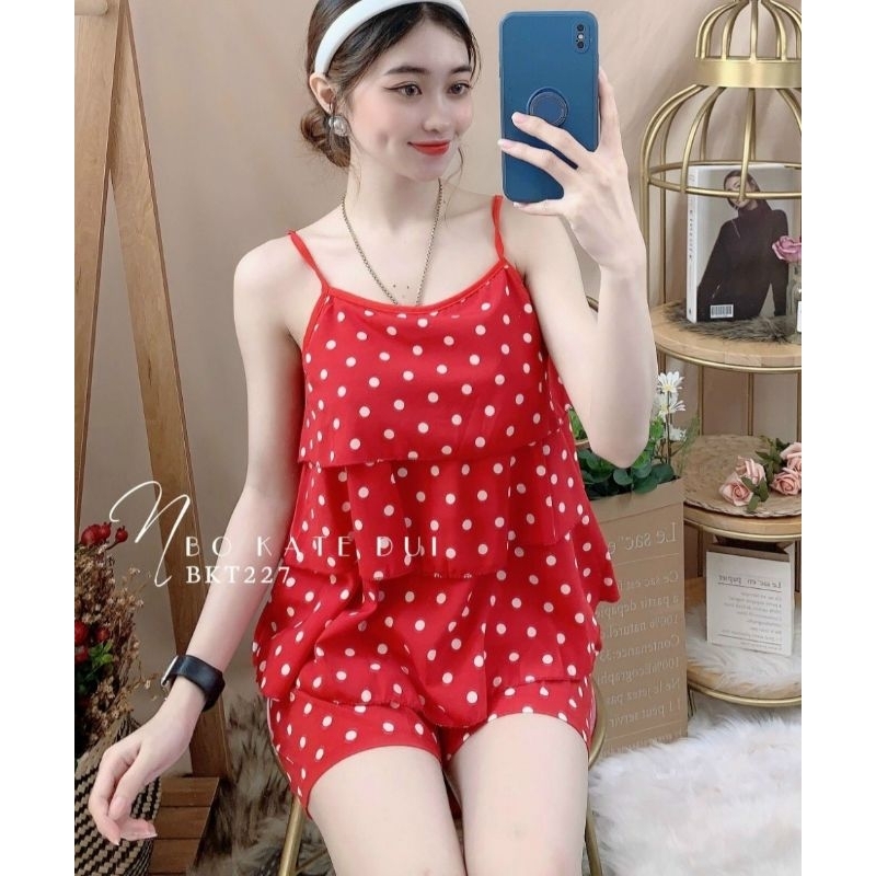 Bộ quần đùi áo 2 dây 3 tầng chấm bi, vải lụa hàn, phom 40-57kg