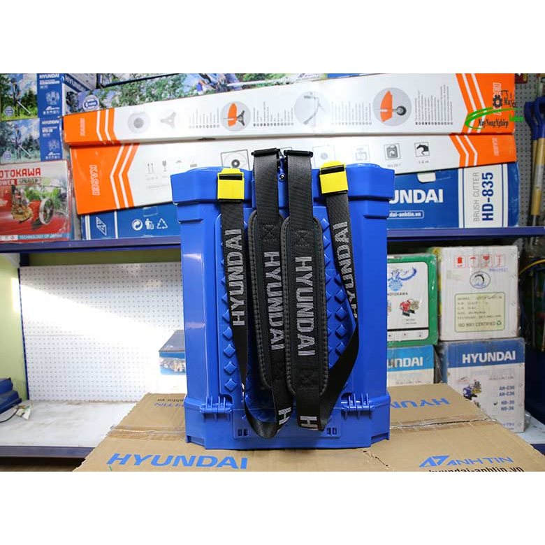 Bình xịt điện Hyundai HD-8022 bơm đôi 12V12AH Chính Hãng