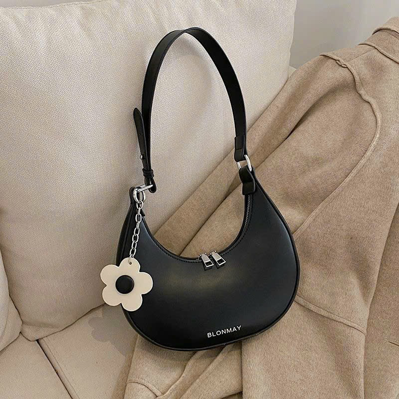 Túi xách nữ kẹp nách đeo vai da trơn dáng bầu kèm Móc Hoa