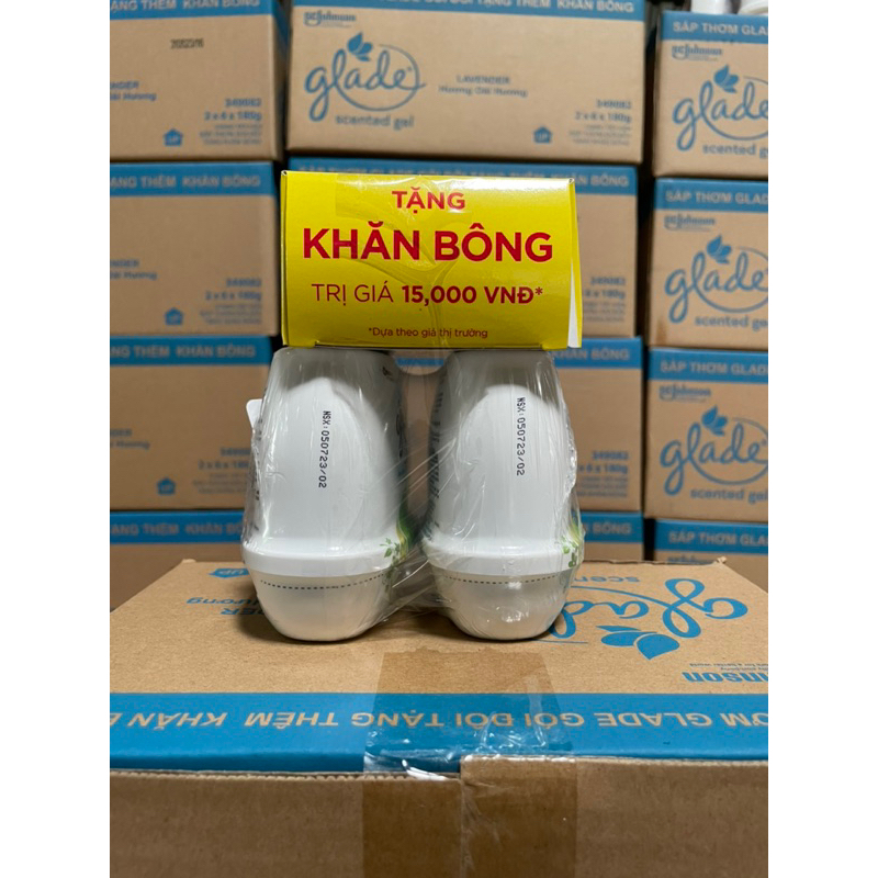 Combo 2 cục Sáp Glade tặng khăn bông