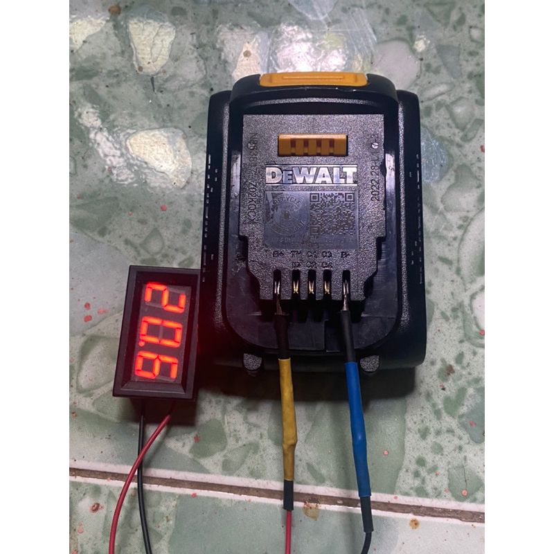Pin zin bãi nhật Dewalt 20v sạc xã ok