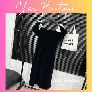 Đầm đen trễ vai đính nơ dáng suông dài! chausstore
