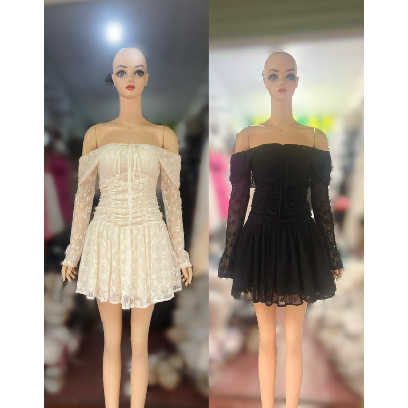 Váy ren trễ vai tay dài