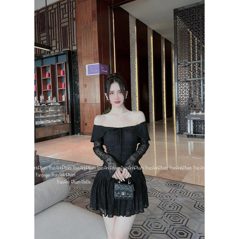 Váy ren trễ vai tay dài