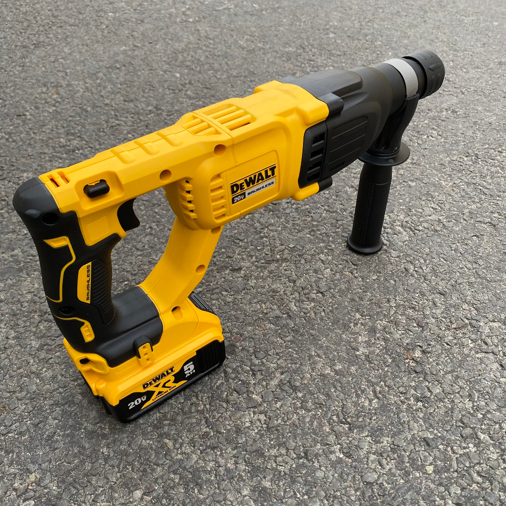 Máy khoan pin bê tông Dewalt DCH133