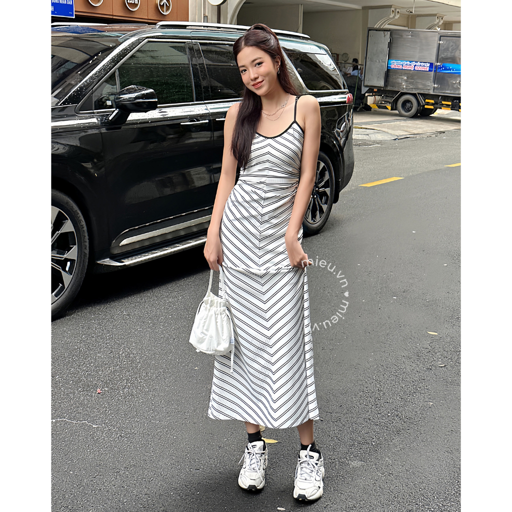 Đầm thun nữ 2 dây thiết kế sọc thời thượng với sườn eo nhún thun MIEU - KAU08