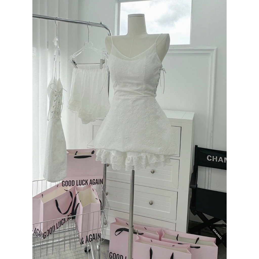 SET ÁO BODY 2 DÂY GẤM ĐAN DÂY EO + QUẦN SHORT REN BÈO SHEEP