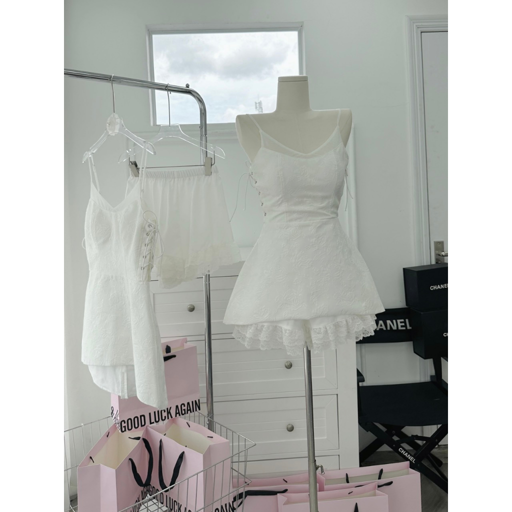 SET ÁO BODY 2 DÂY GẤM ĐAN DÂY EO + QUẦN SHORT REN BÈO SHEEP