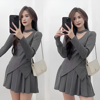Set áo cổ V vạt nhọn kèm quần giả váy xoè tăm chất hàn mềm mịn