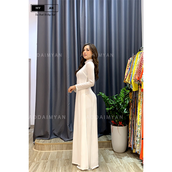 Áo dài  truyền thống 4 tà , màu trắng kem, lụa chiffon mềm mại,không nhăn,duyên dáng, thướt tha   - TT001