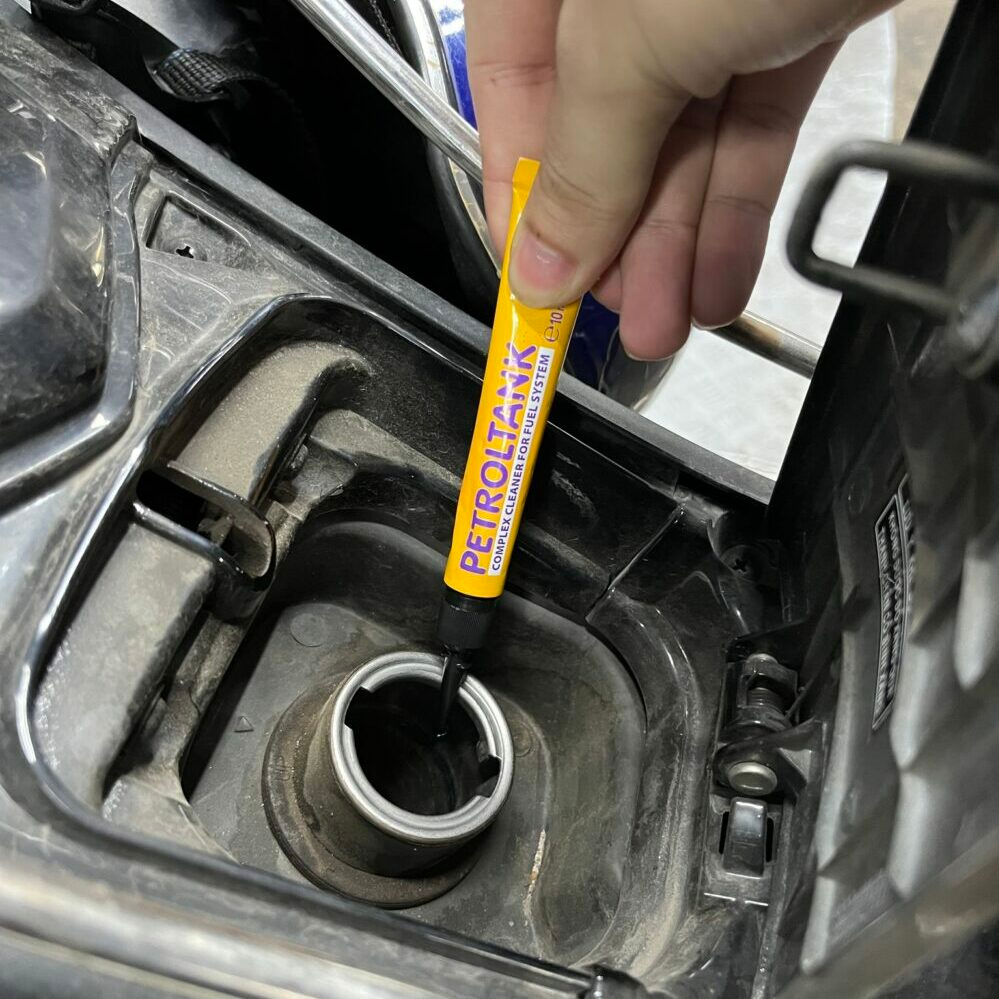 Phụ gia vệ sinh hệ thống xăng Xado Petroltank 10ml