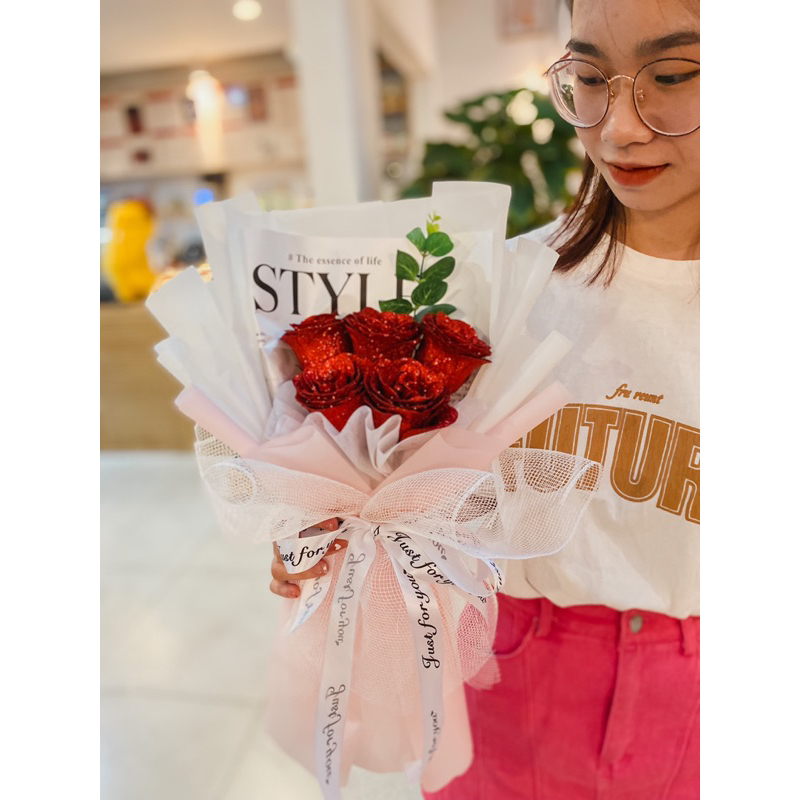 Bó 5 bông hoa nhũ phối lá táo chân dài làm quà tặng sinh nhật, quà tặng 20-10, 14/2, 8/3, 20/11 siêu đẹp