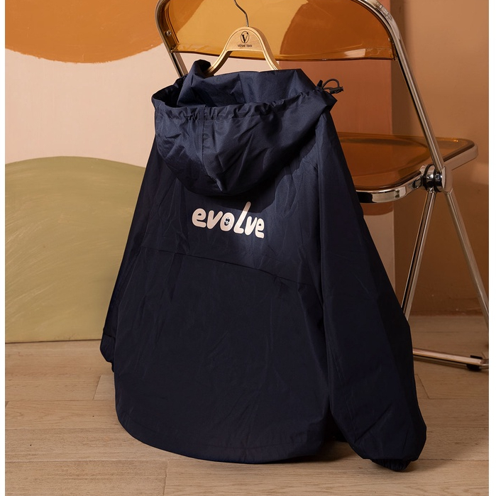 Áo Khoác Gió LeH Mũ Liền Tay Cánh Dơi Bo Tay In Chữ H65I21T008