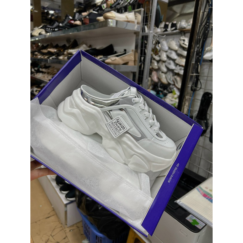 Sục thể thao nữ siêu nhẹ đế bánh mỳ 4-5 - sẵn đen- kem