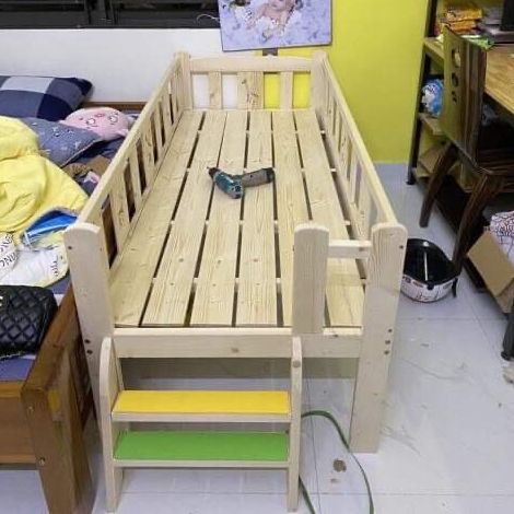 Giường Cho Bé , Chất Liệu Gỗ thông Kích Thước 128*60*40cm