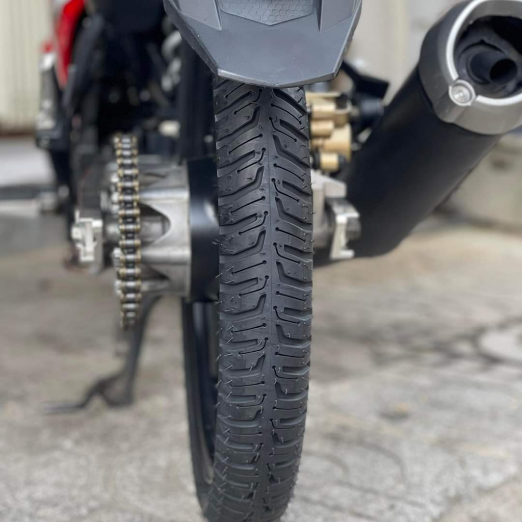 Vỏ lốp xe Michelin City Extra xài chuyên cho xe số, bánh căm size 2.25-17; 2.50-17 và 2.75-17, giá 1 cái