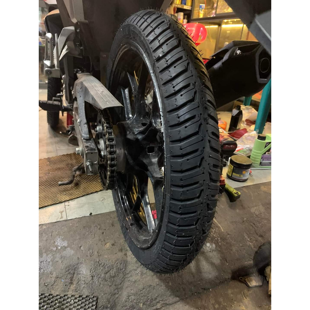 Vỏ lốp xe Michelin City Extra xài chuyên cho xe số, bánh căm size 2.25-17; 2.50-17 và 2.75-17, giá 1 cái