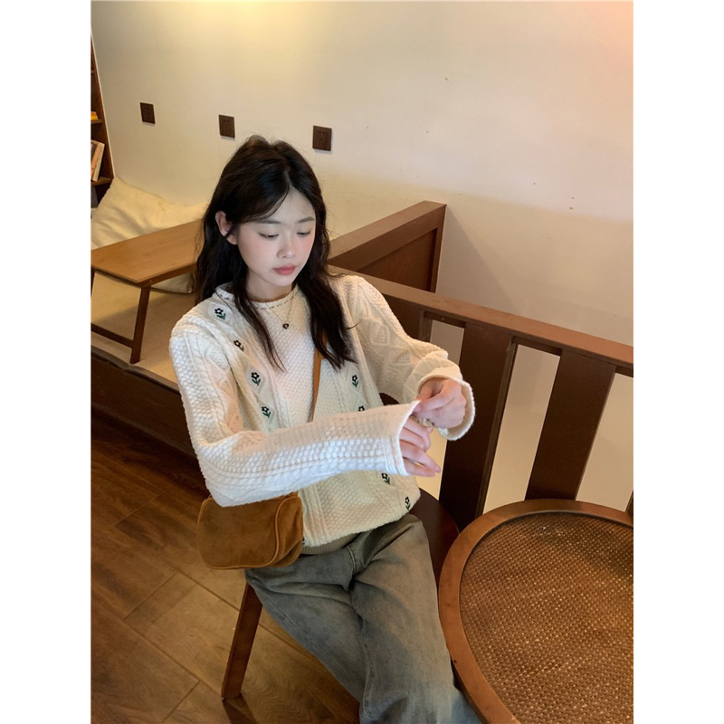 Áo len chui đầu dài tay dáng rộng