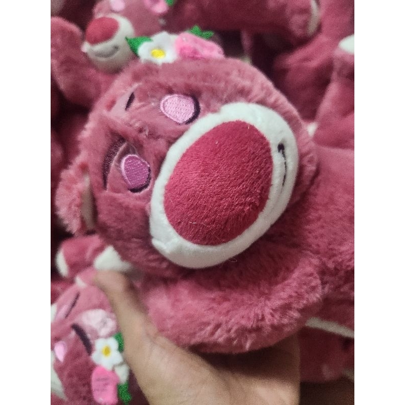 Gấu bông Lotso nằm 28cm lông siêu mịn.
