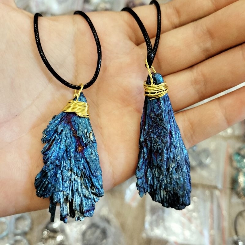 Dây chuyền Aura Kyanite cánh quạt