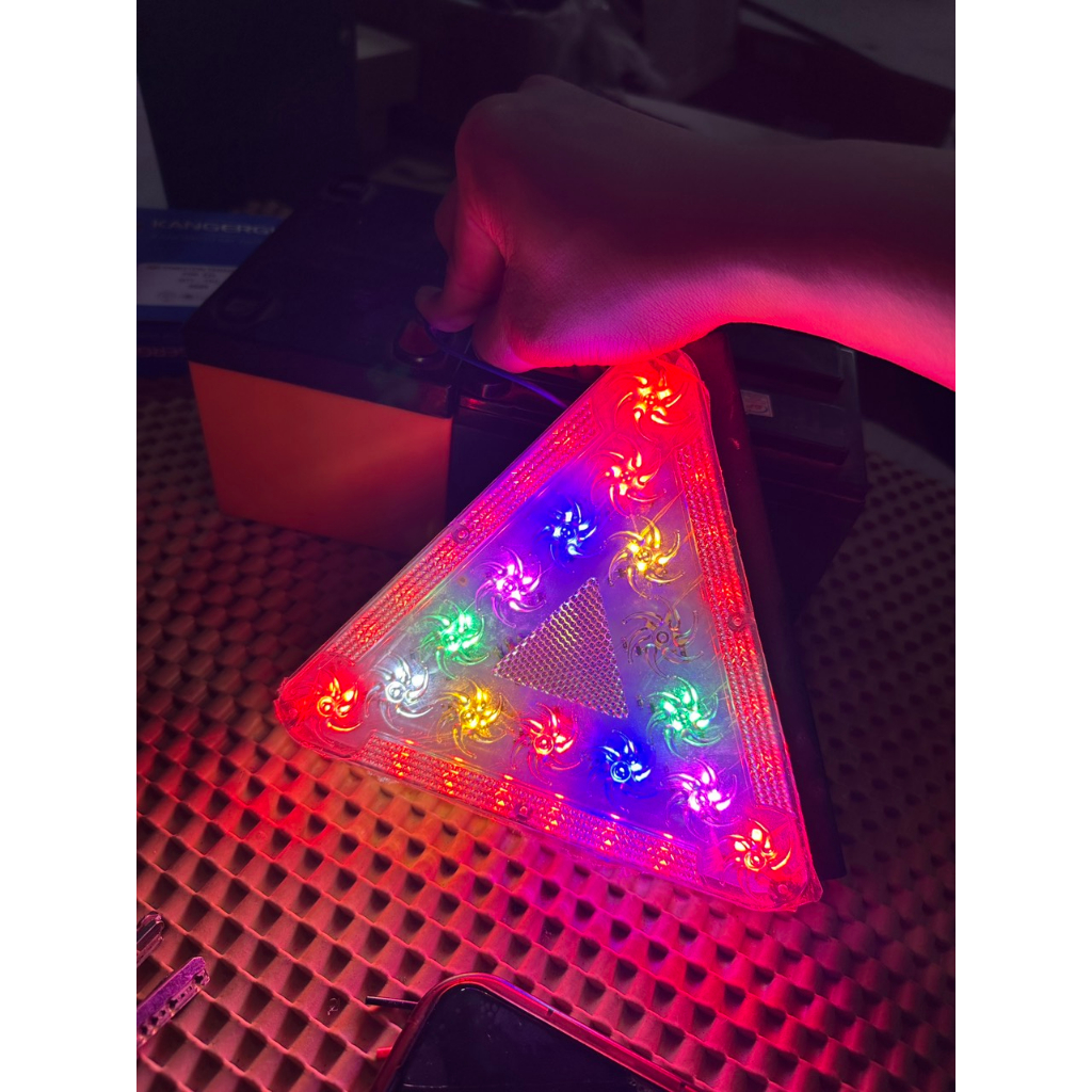 1 Led phong tam giác 18x18