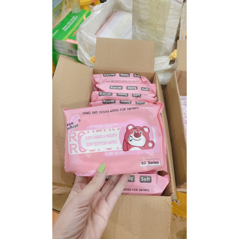 Khăn ướt gấu dâu thùng 10 gói mẫu mới